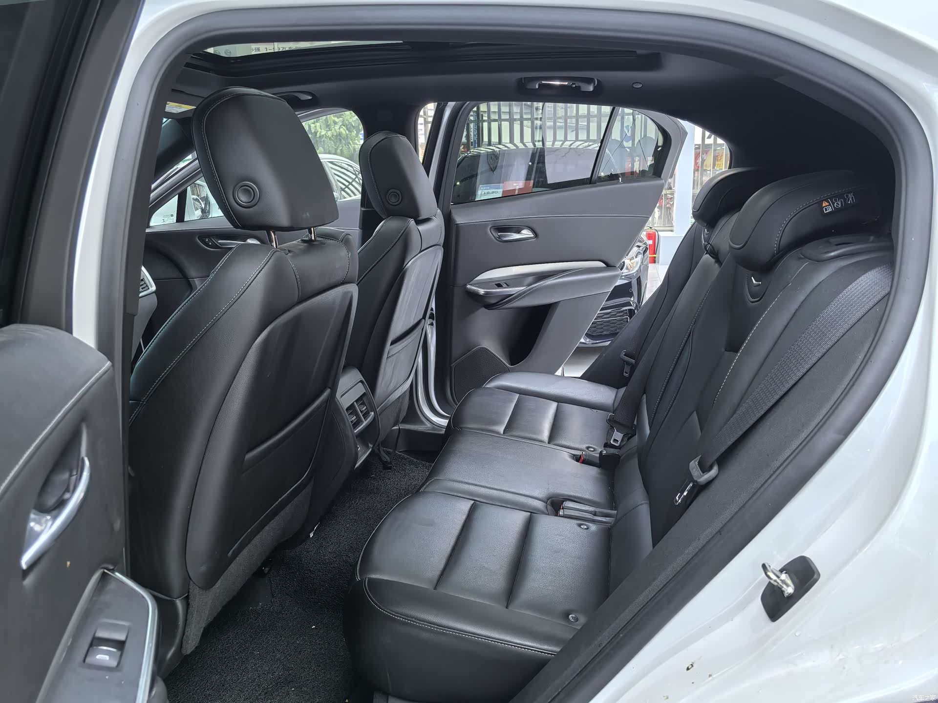 Cadillac XT4, 2021 11