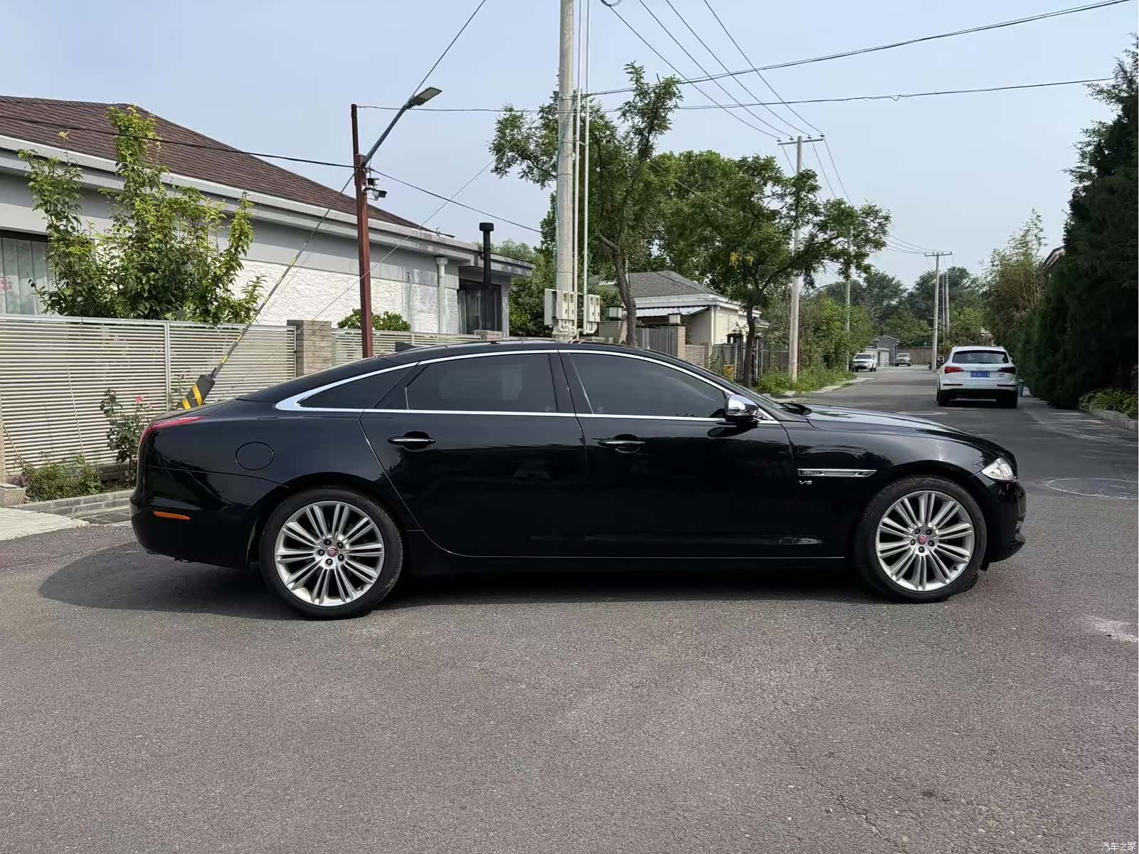 Jaguar XJ, 2013 4