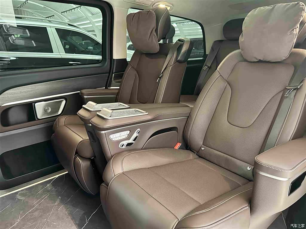 Mercedes-Benz V-Class, 2025 24