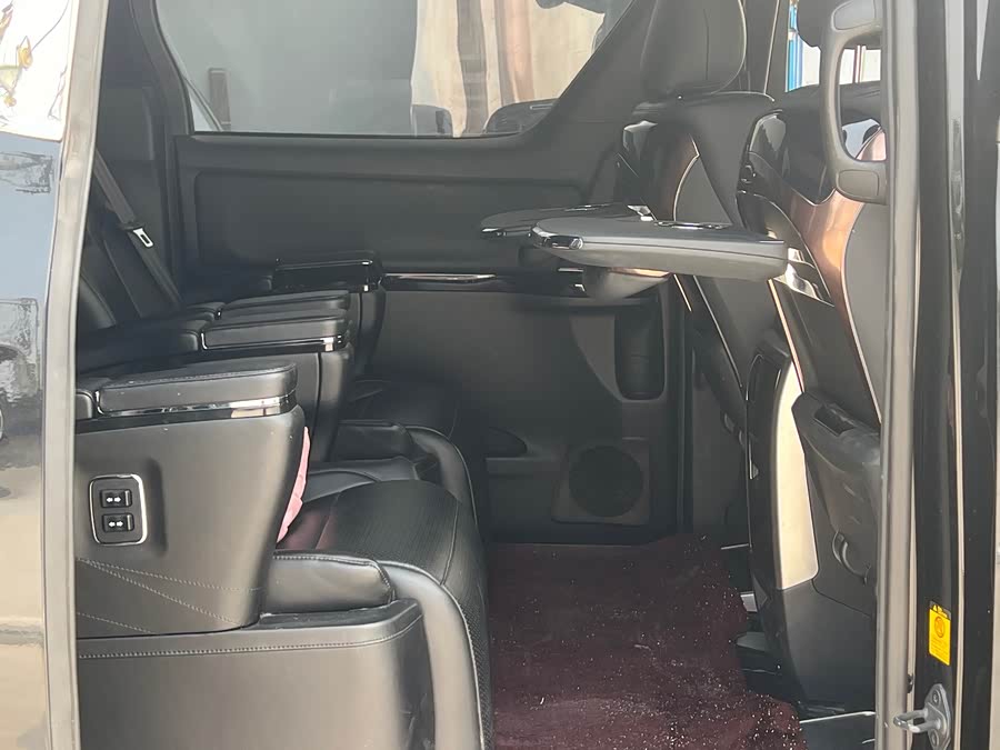 Toyota Alphard 2011, фото 7