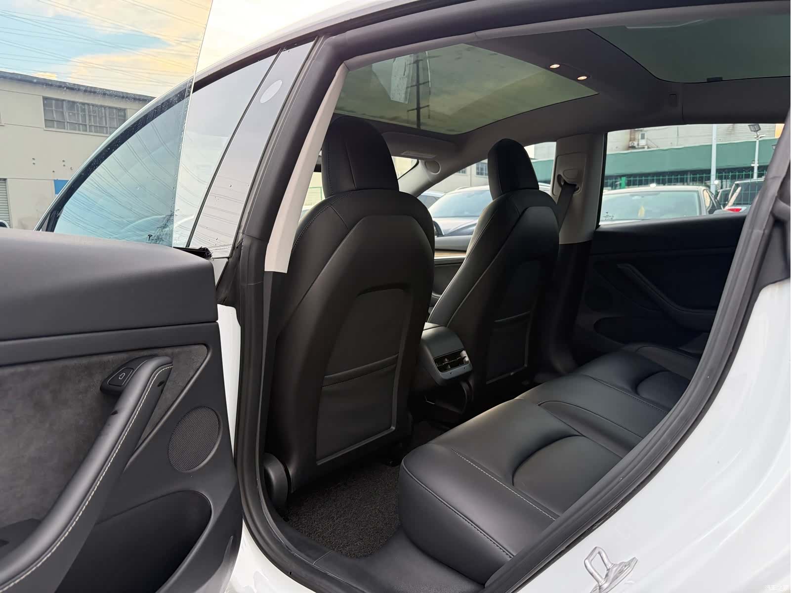 Tesla Model 3, 2023 14