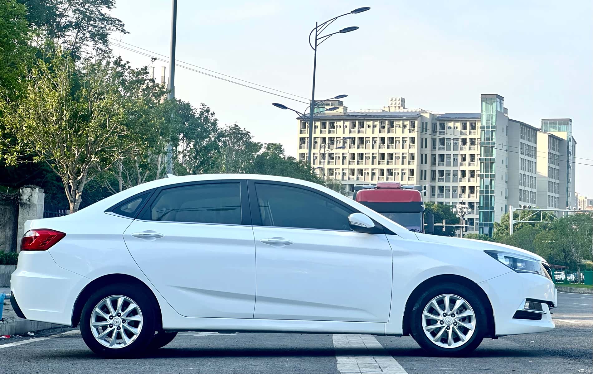 Changan V7, 2015 7