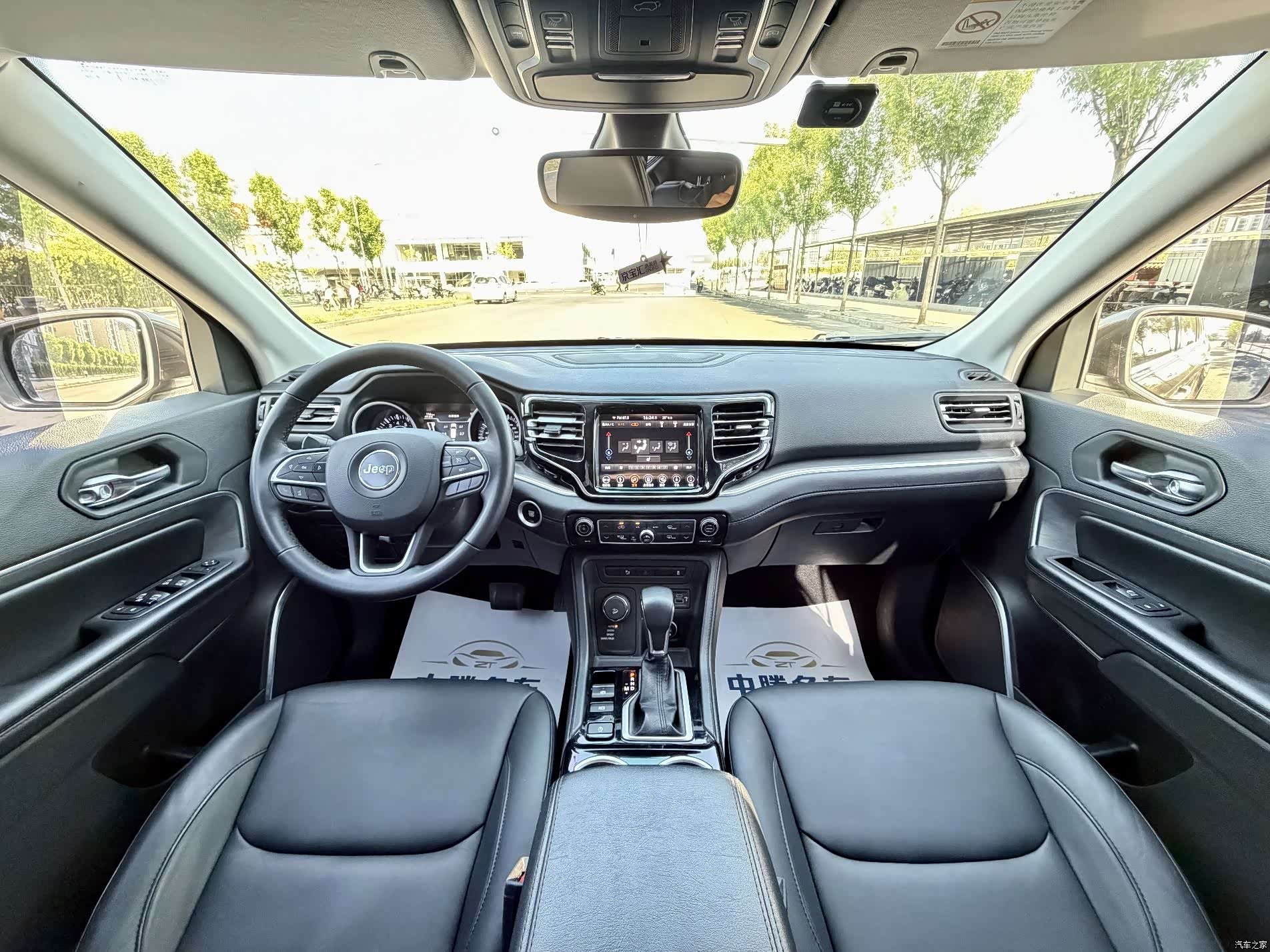 Jeep Grand Commander, 2019 18