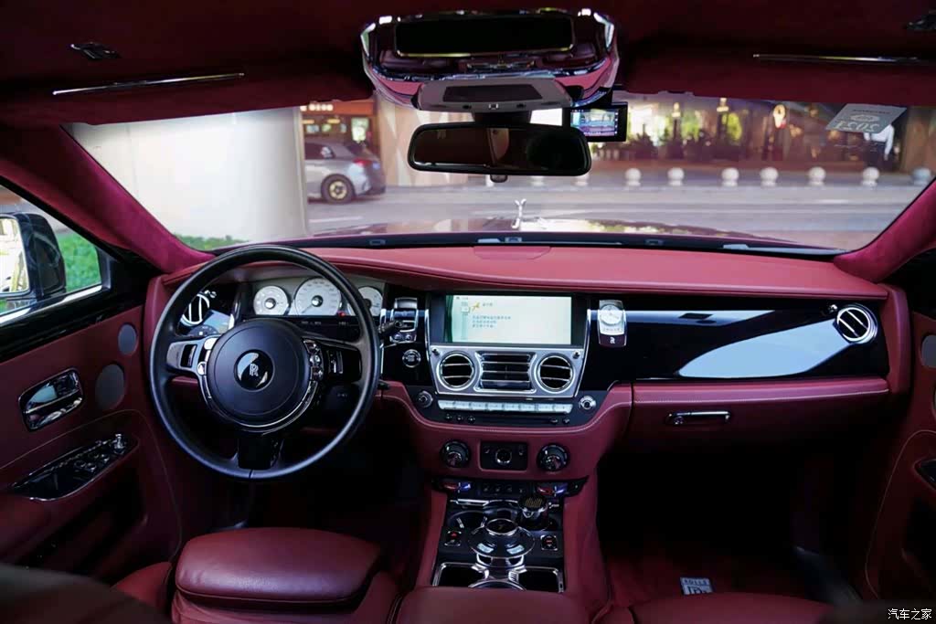 Rolls-Royce Ghost, 2018 13