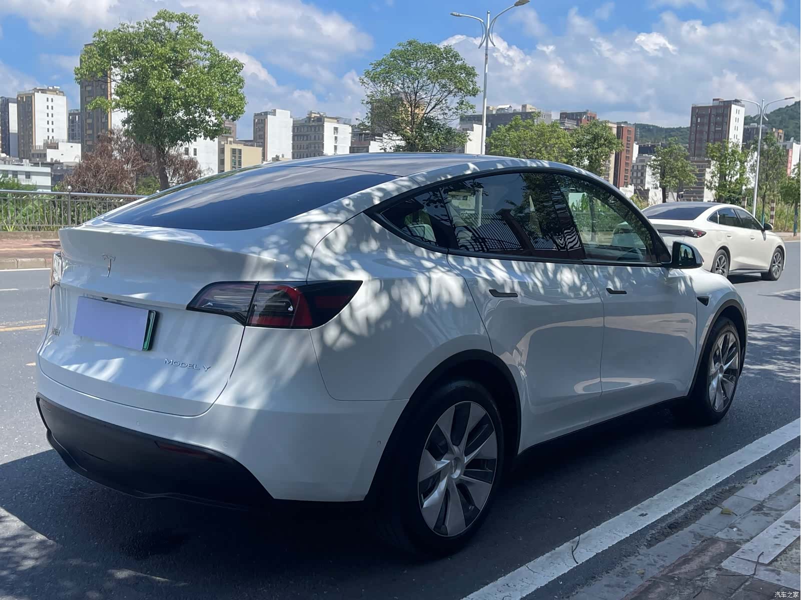 Tesla Model Y, 2023 7
