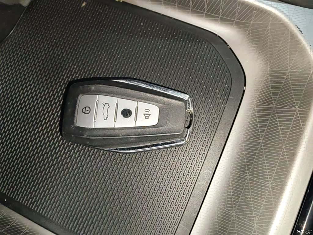 Geely Emgrand, 2024 9
