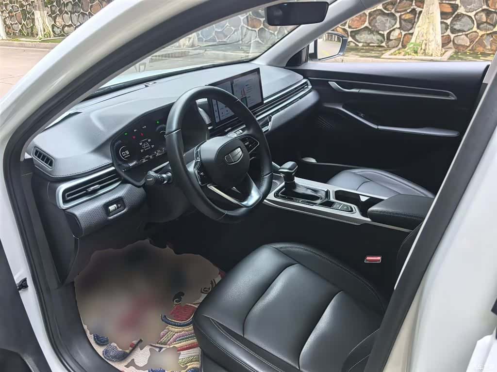Geely Emgrand, 2024 15