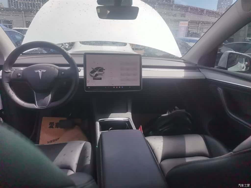Tesla Model Y, 2024 12
