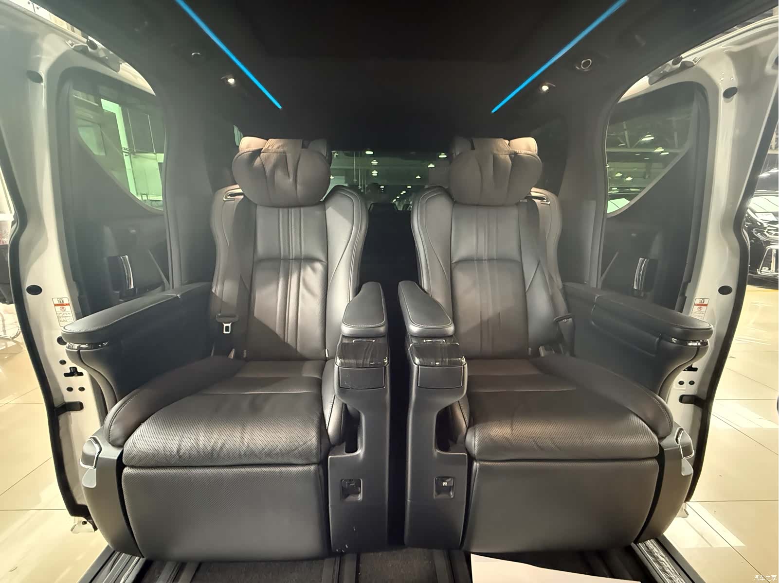 Lexus LM, 2021 23