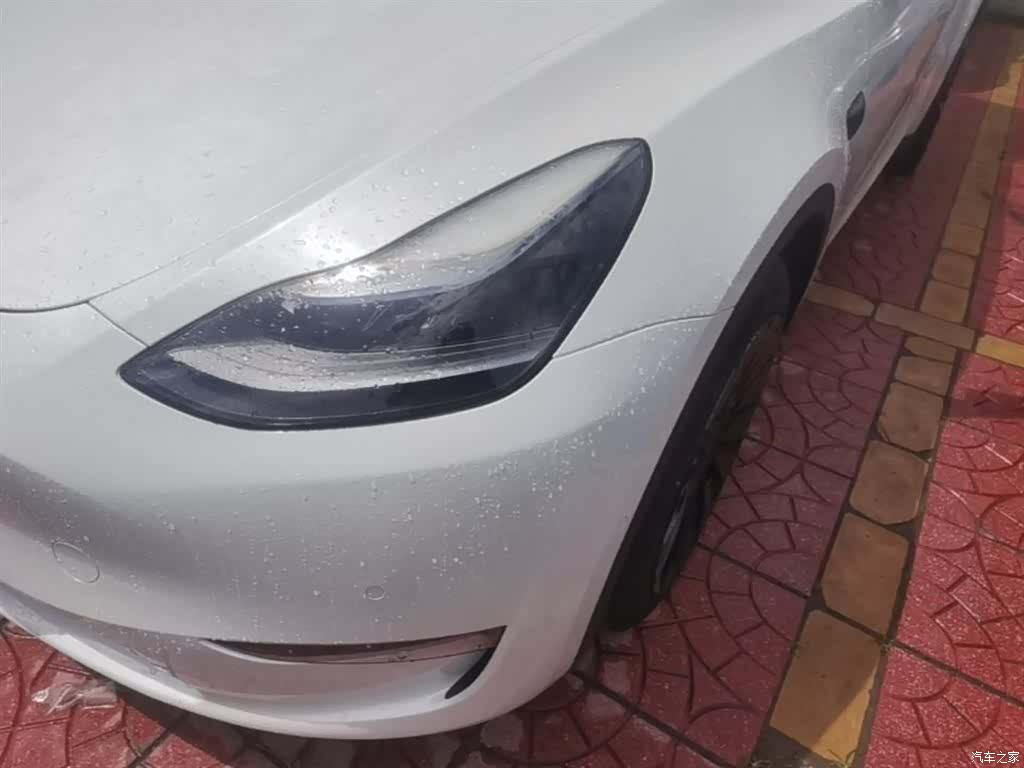 Tesla Model Y, 2024 23