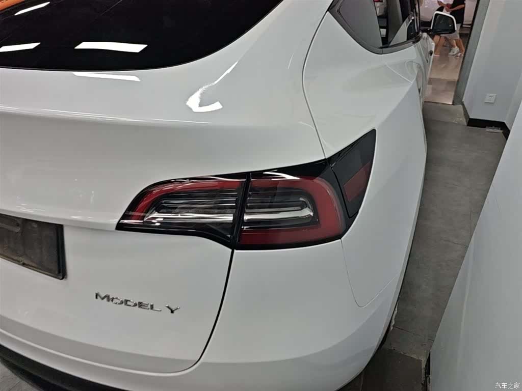 Tesla Model Y, 2024 8