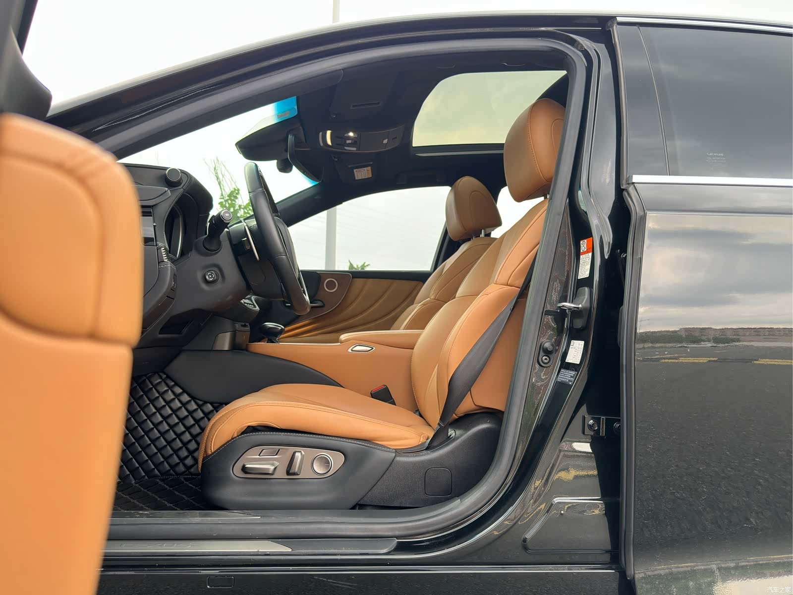 Lexus LS, 2021 8