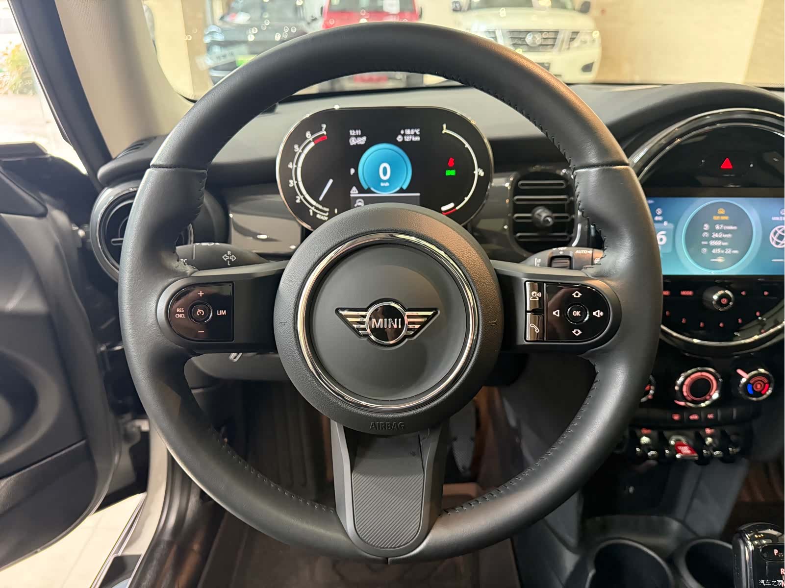 Mini ONE, 2023 9