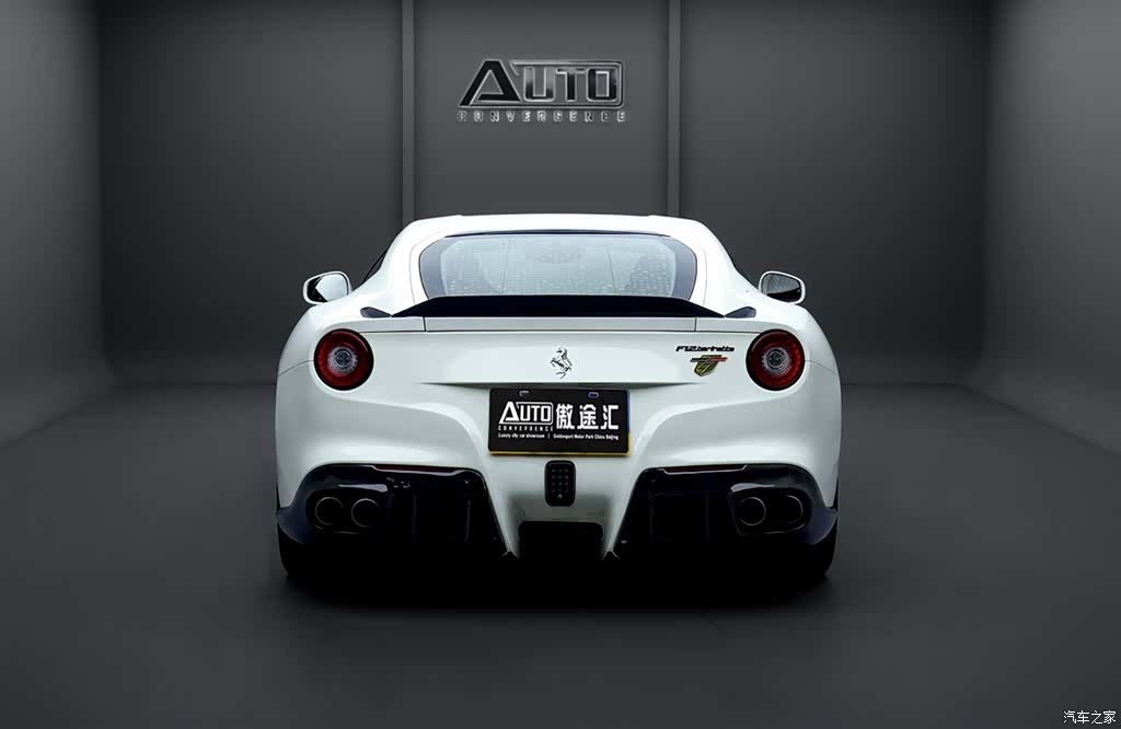 Ferrari F12ber, 2014 4