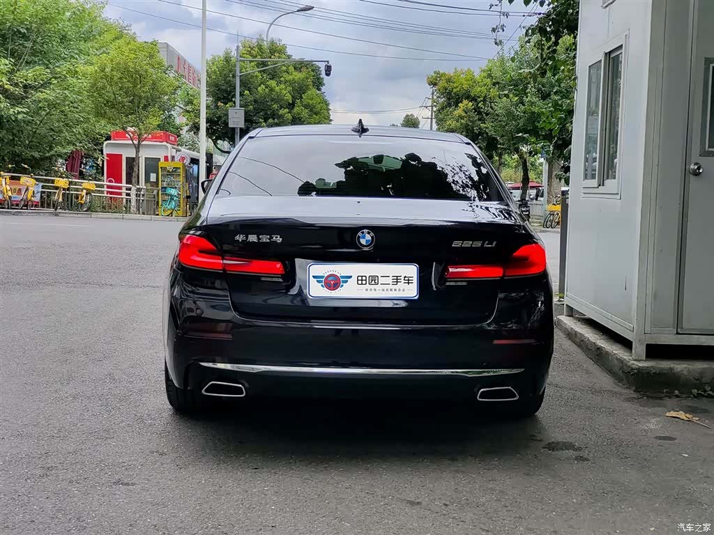 BMW 5 Series, 2022 все фото