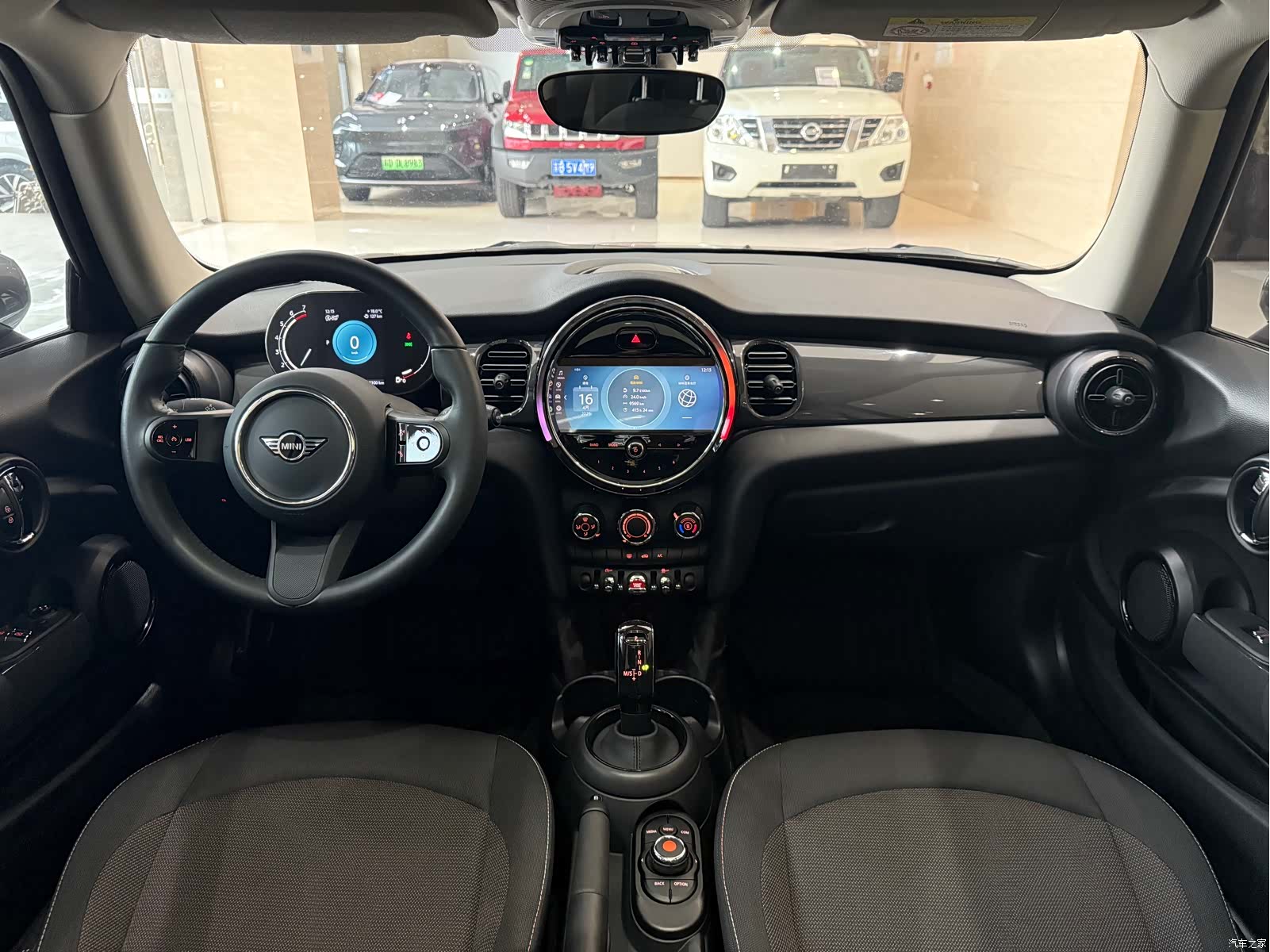 Mini ONE, 2023 12