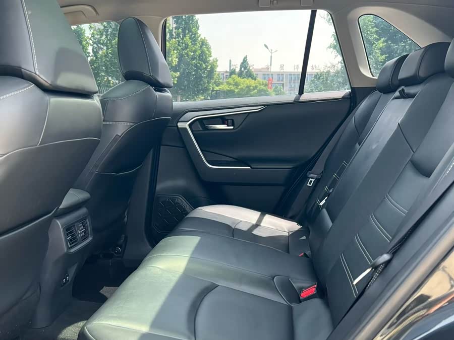 Toyota RAV4 2020, фото 5