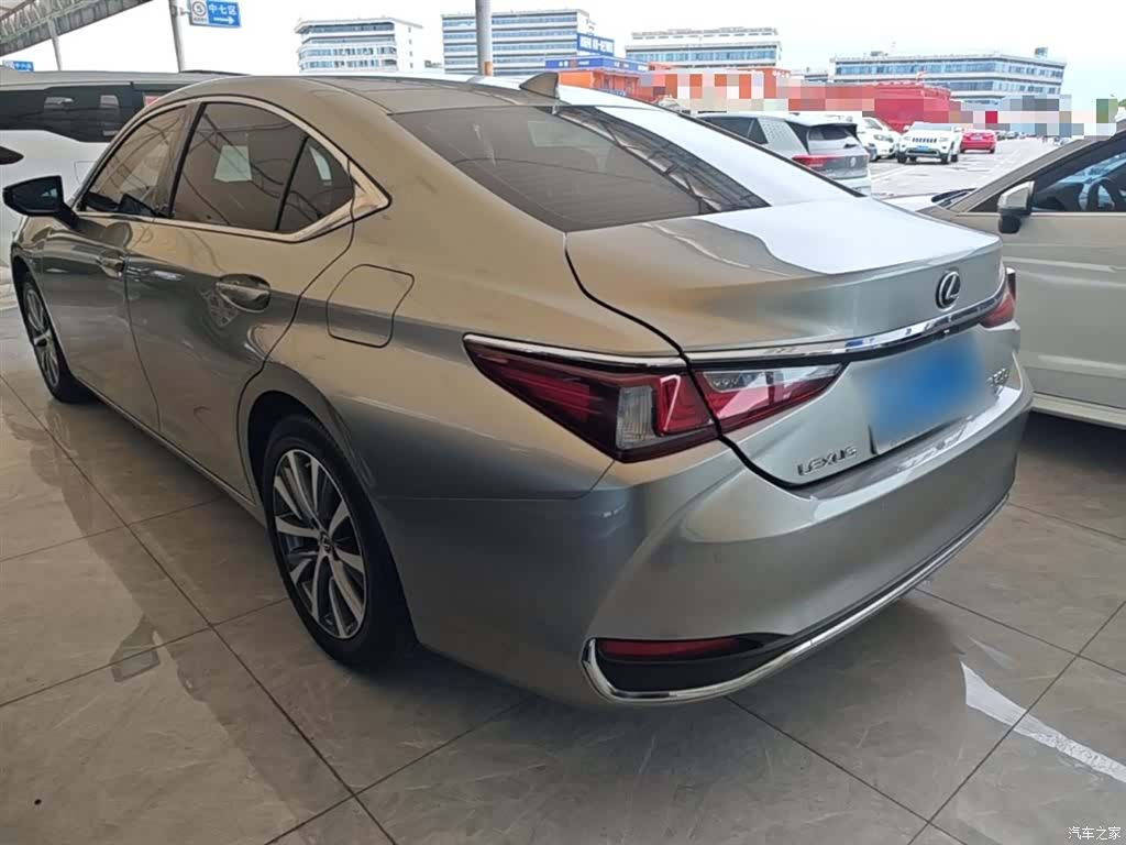 Lexus ES, 2020 все фото