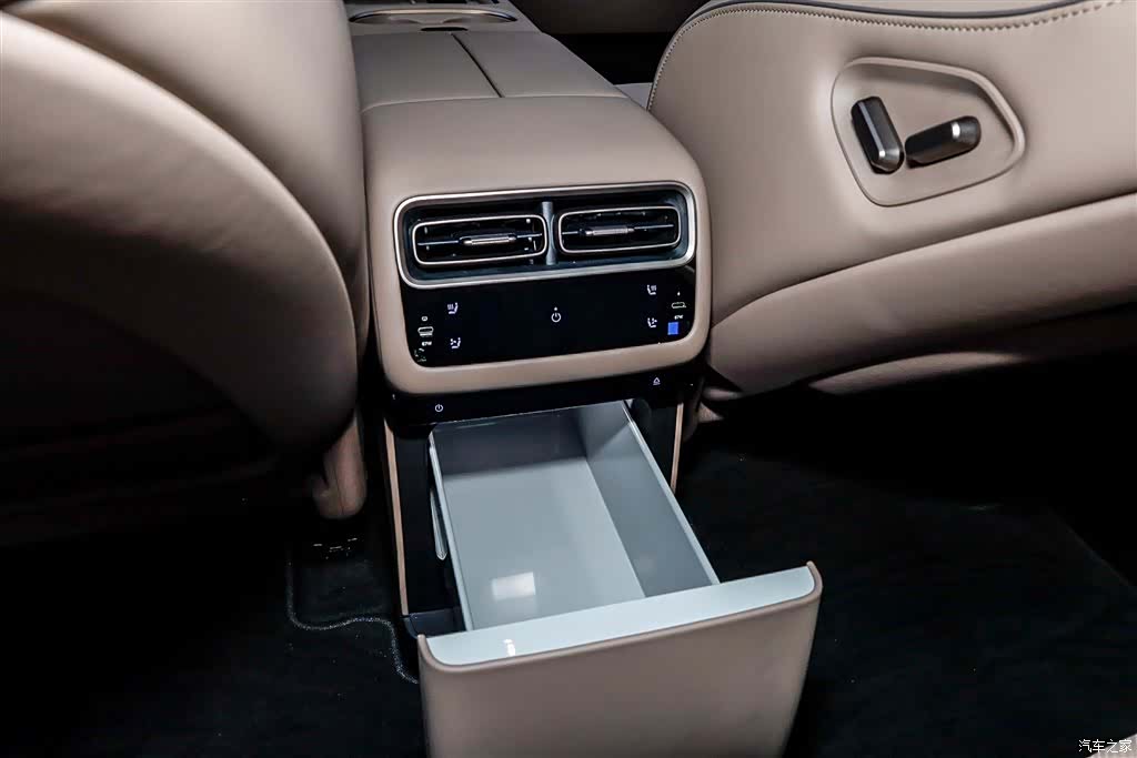Li Auto i6, 2025 17