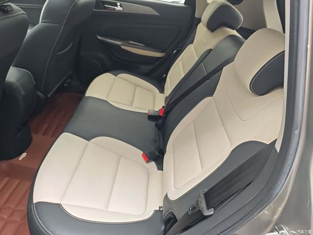 Changan CS35, 2018 17