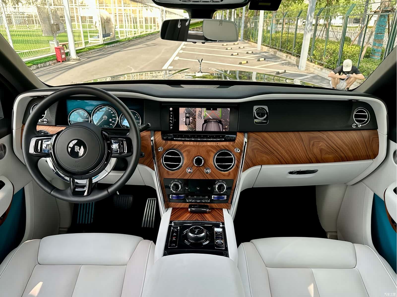 Rolls-Royce Cullinan, 2019 28
