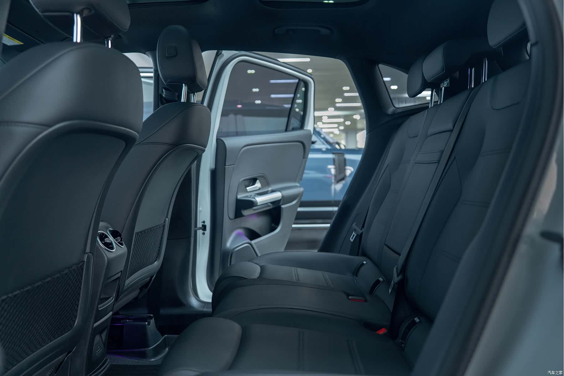 Mercedes-Benz GLA, 2023 13