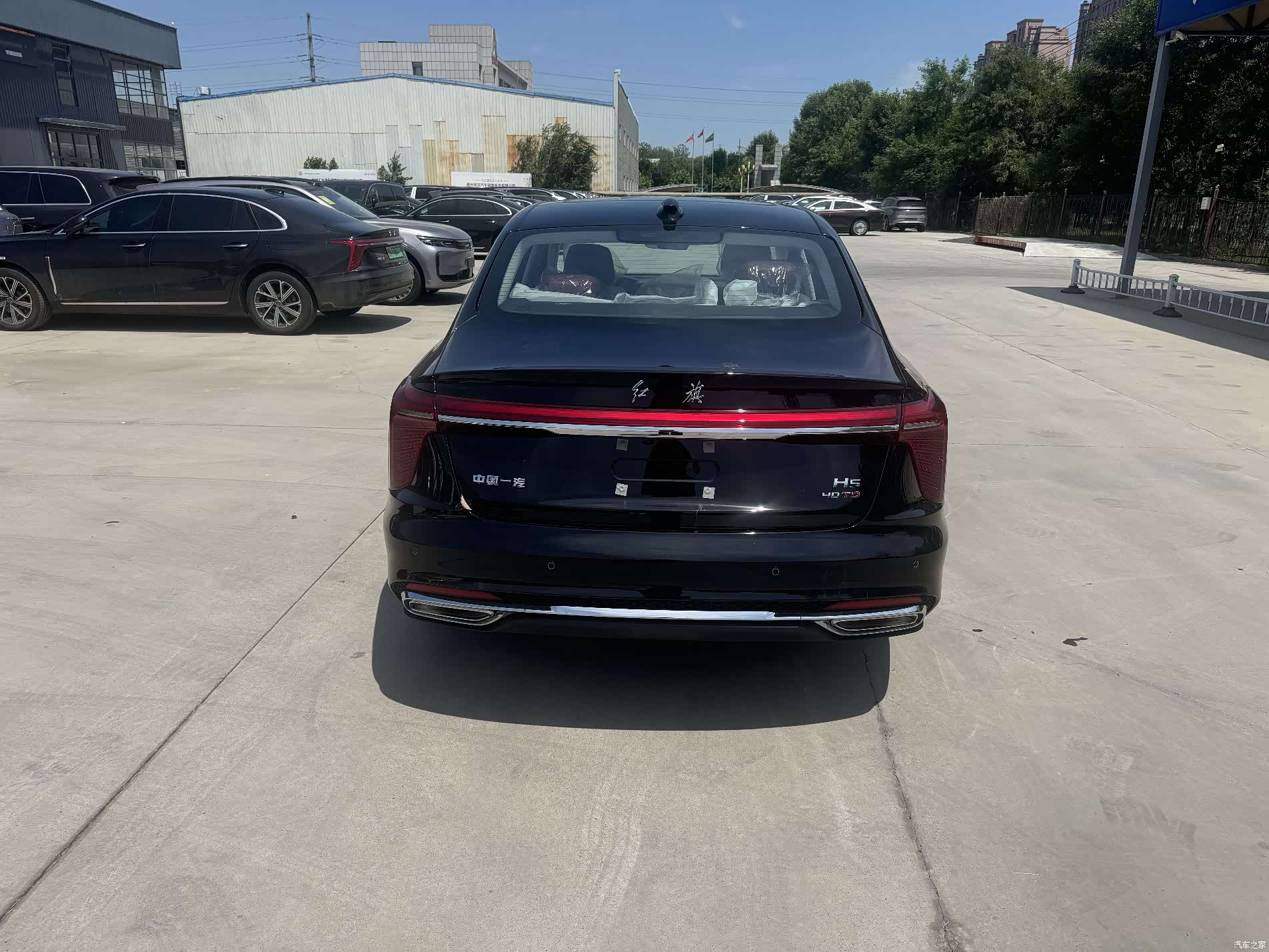 Hongqi H5, 2026 все фото