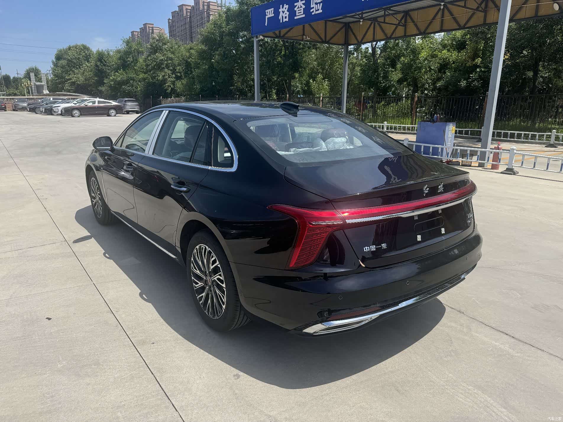 Hongqi H5, 2026 6