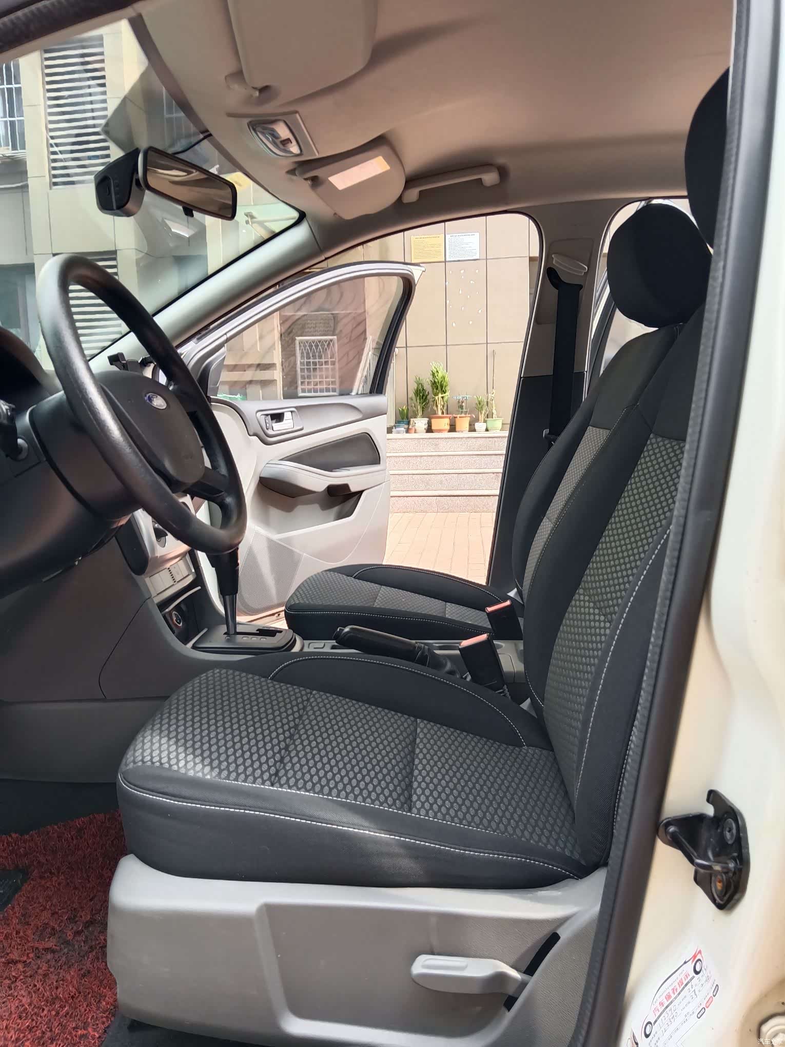 Ford Focus, 2015 18