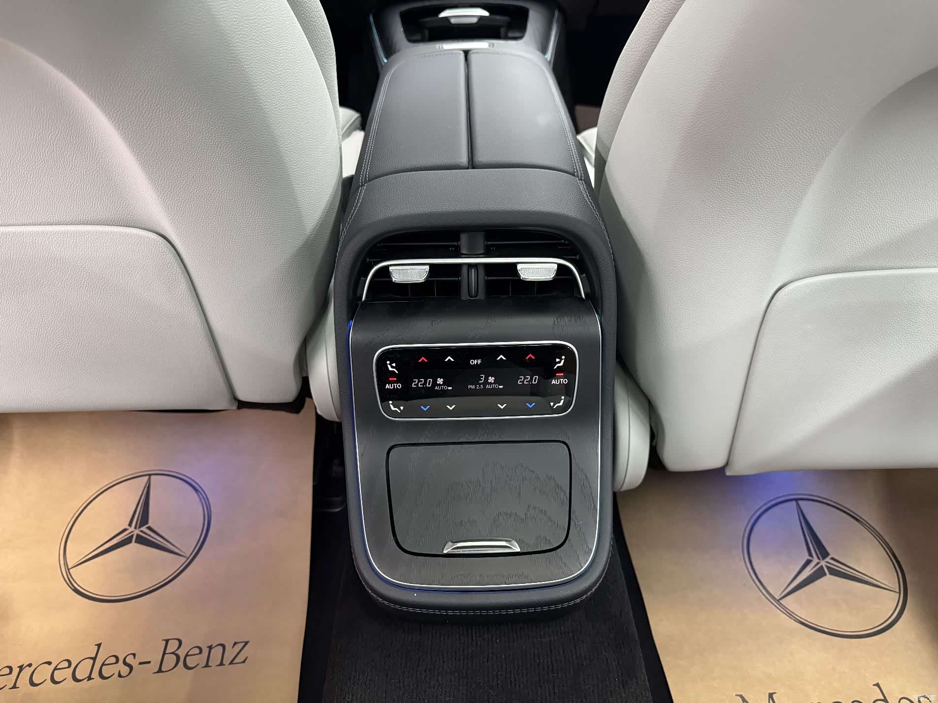 Mercedes-Benz E-Class, 2023 12
