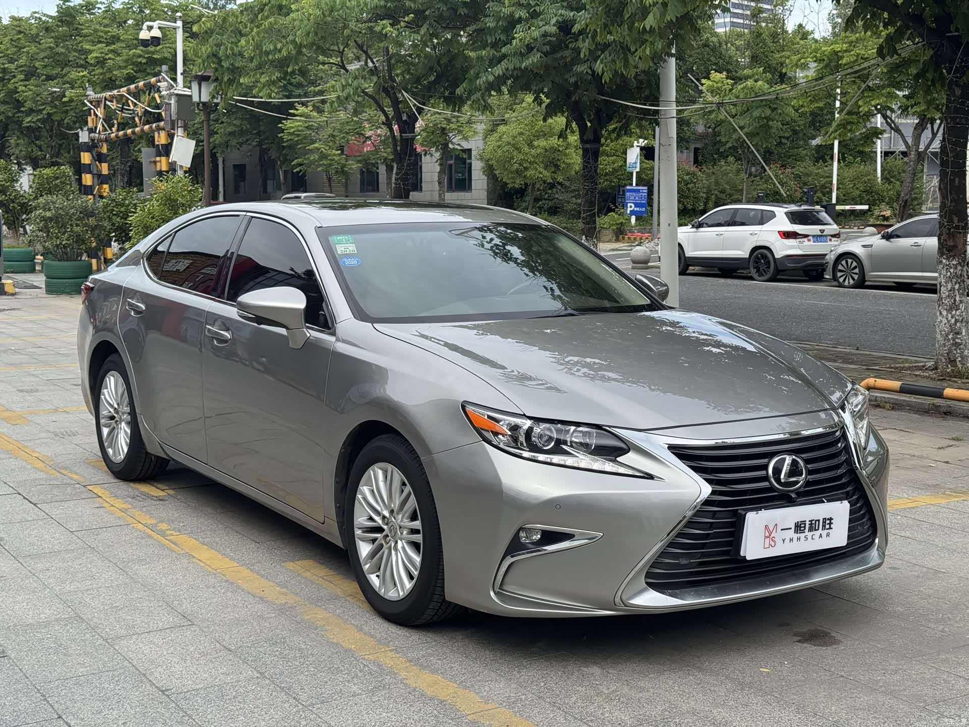 Lexus ES, 2016 3