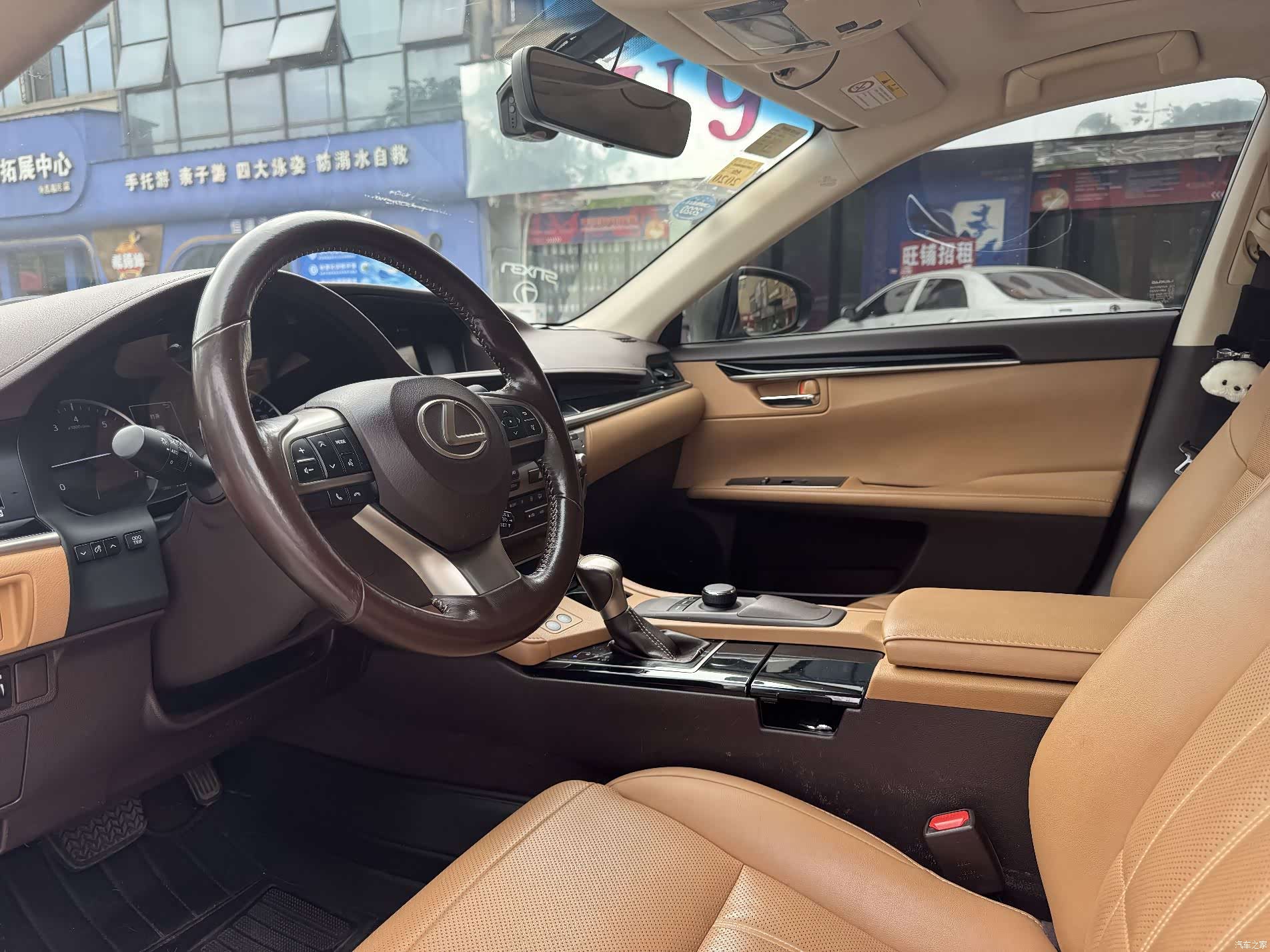 Lexus ES, 2016 6