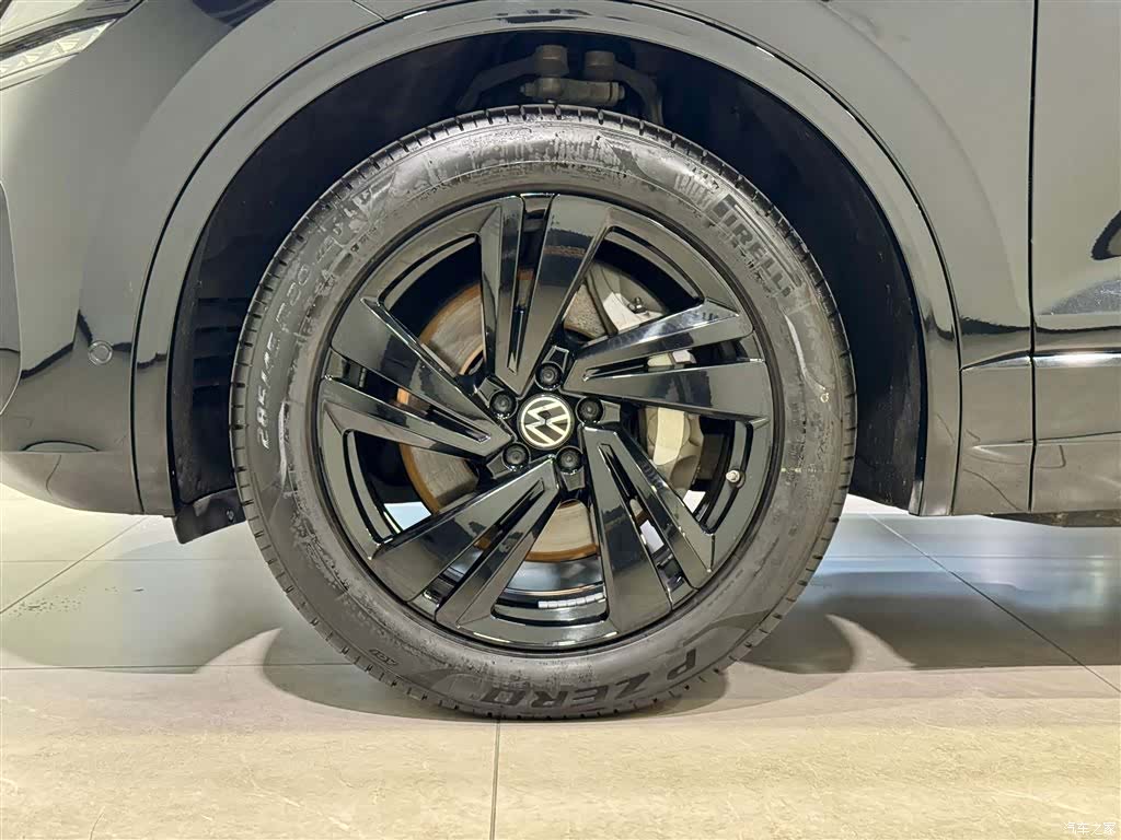 Volkswagen Touareg, 2023 10