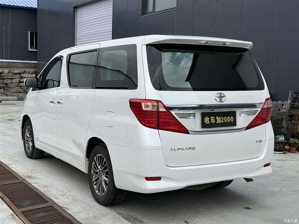 Toyota Alphard, 2011 9
