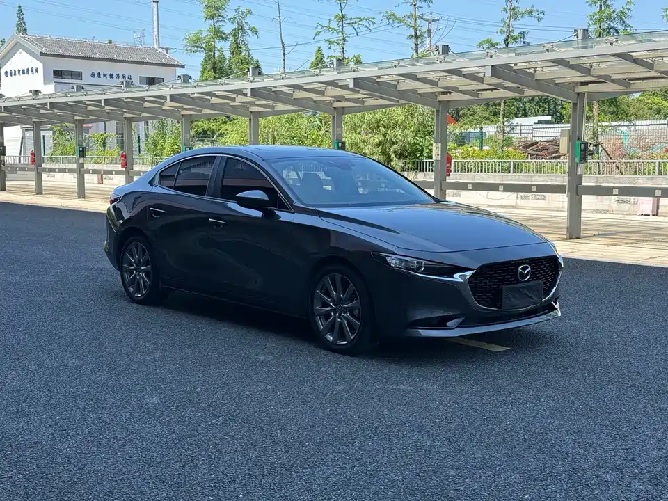 Mazda 3 Angkesaila