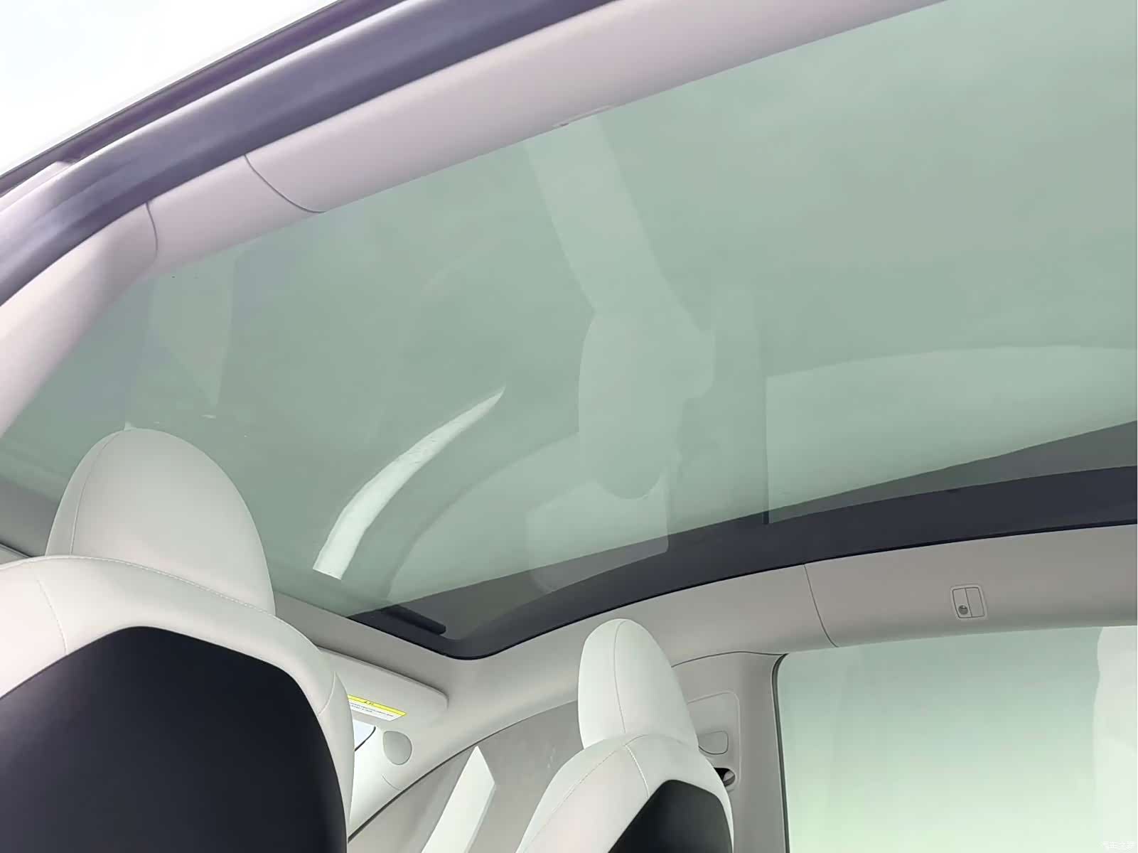 Tesla Model Y, 2023 9