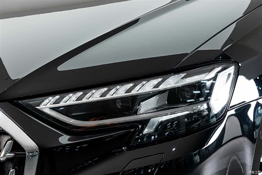 Audi A8L, 2024 4
