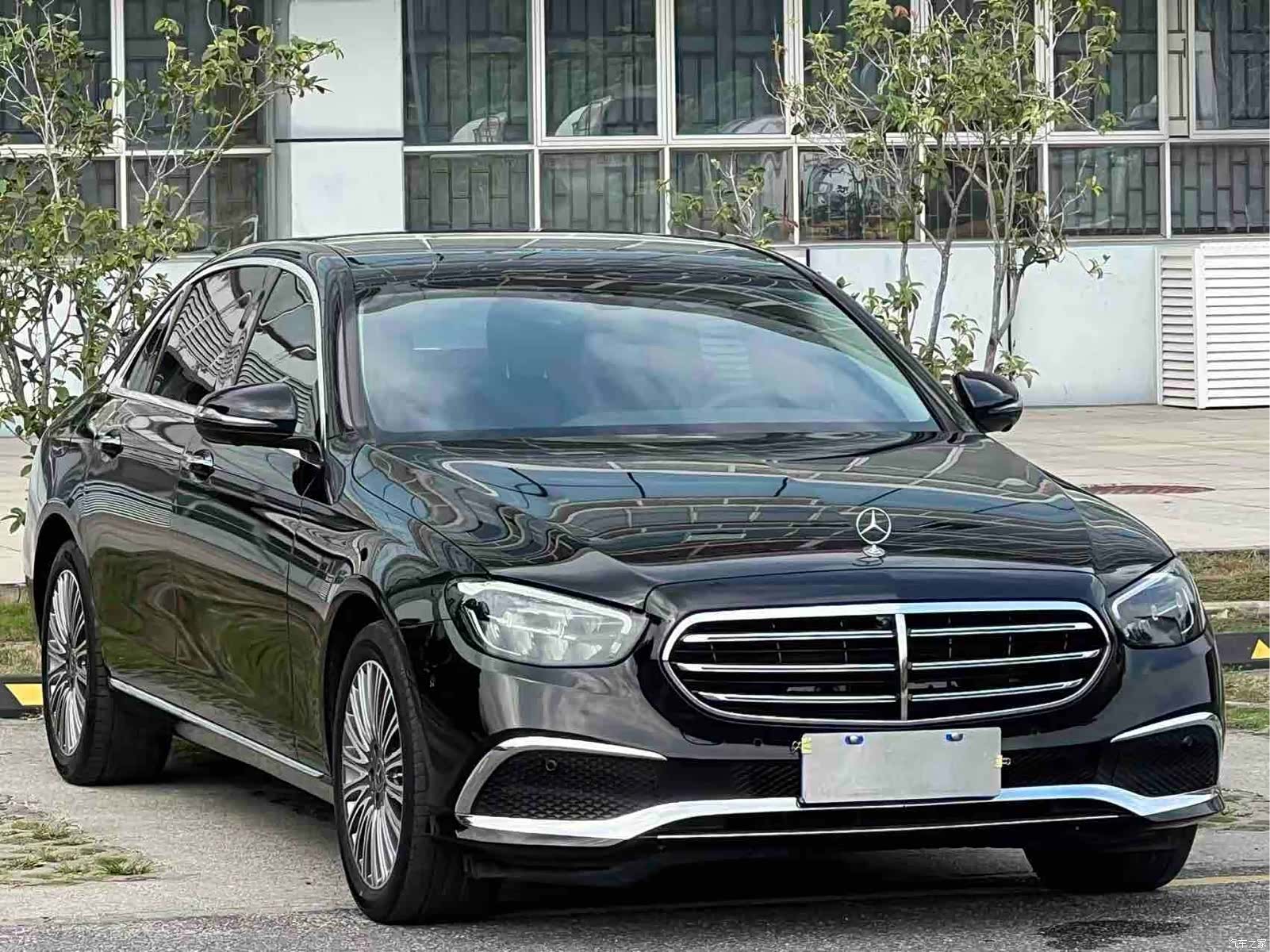 Mercedes-Benz E-Class, 2024 3