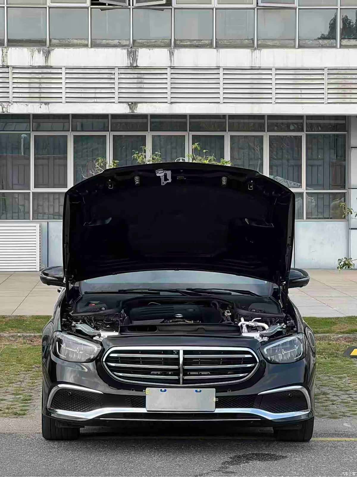 Mercedes-Benz E-Class, 2024 8