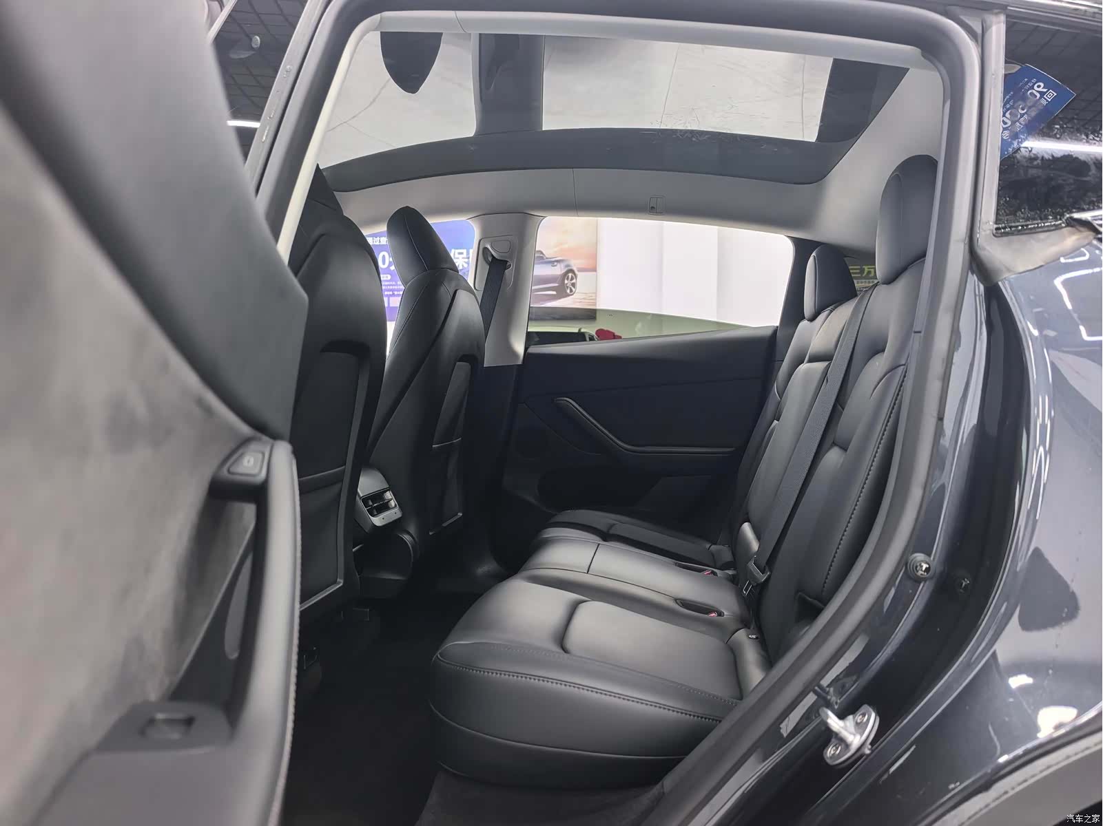 Tesla Model Y, 2025 8