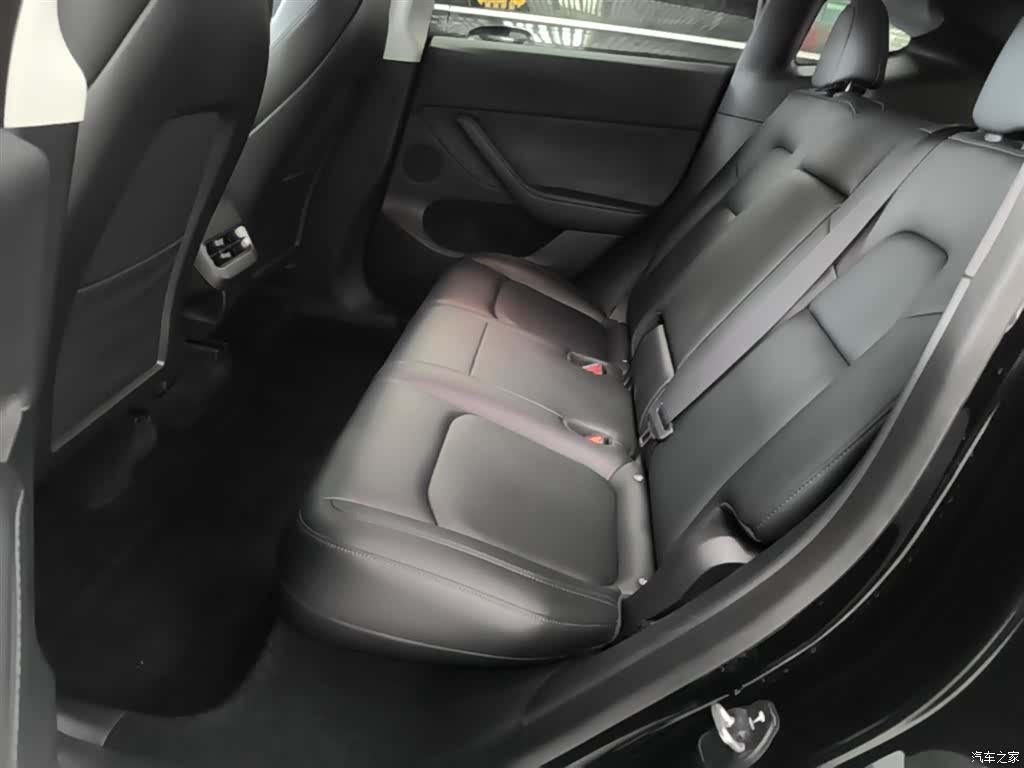 Tesla Model Y, 2022 17