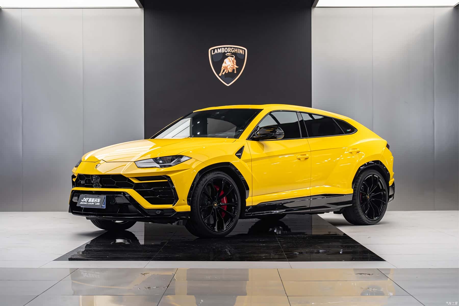 Lamborghini Urus, 2022 1