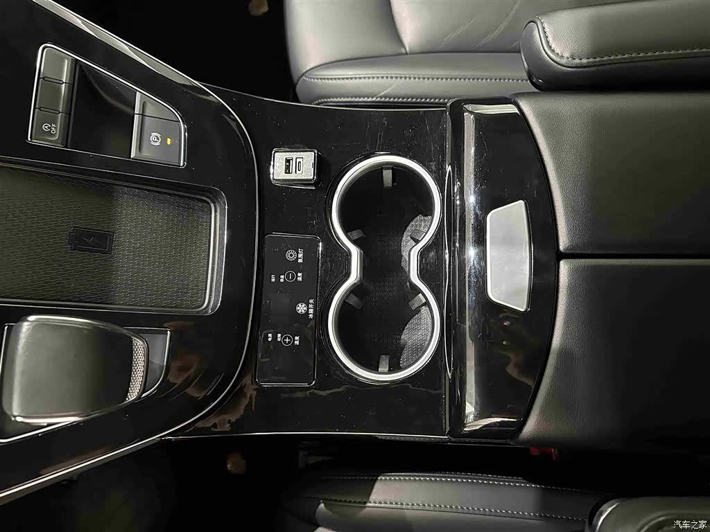 Hongqi HQ9, 2023 10