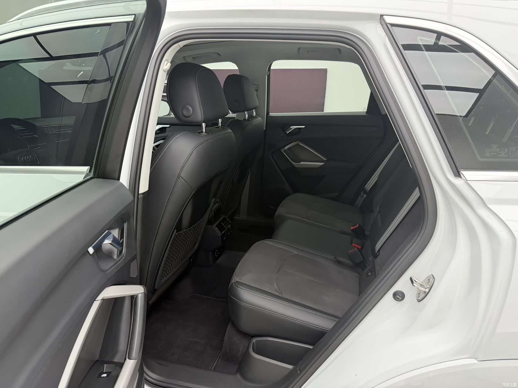 Audi Q3, 2023 8