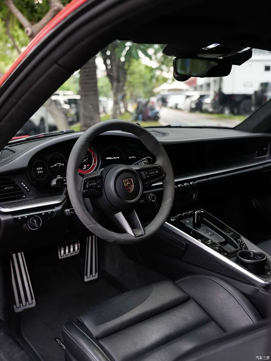 Porsche 911, 2023 12