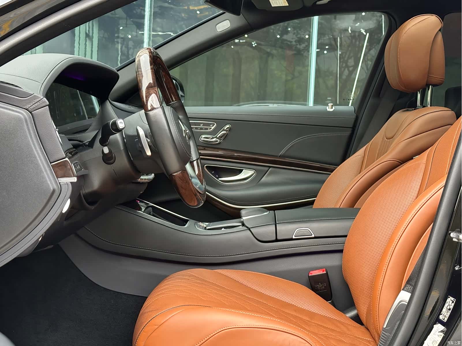 Maybach S-Class, 2020 4
