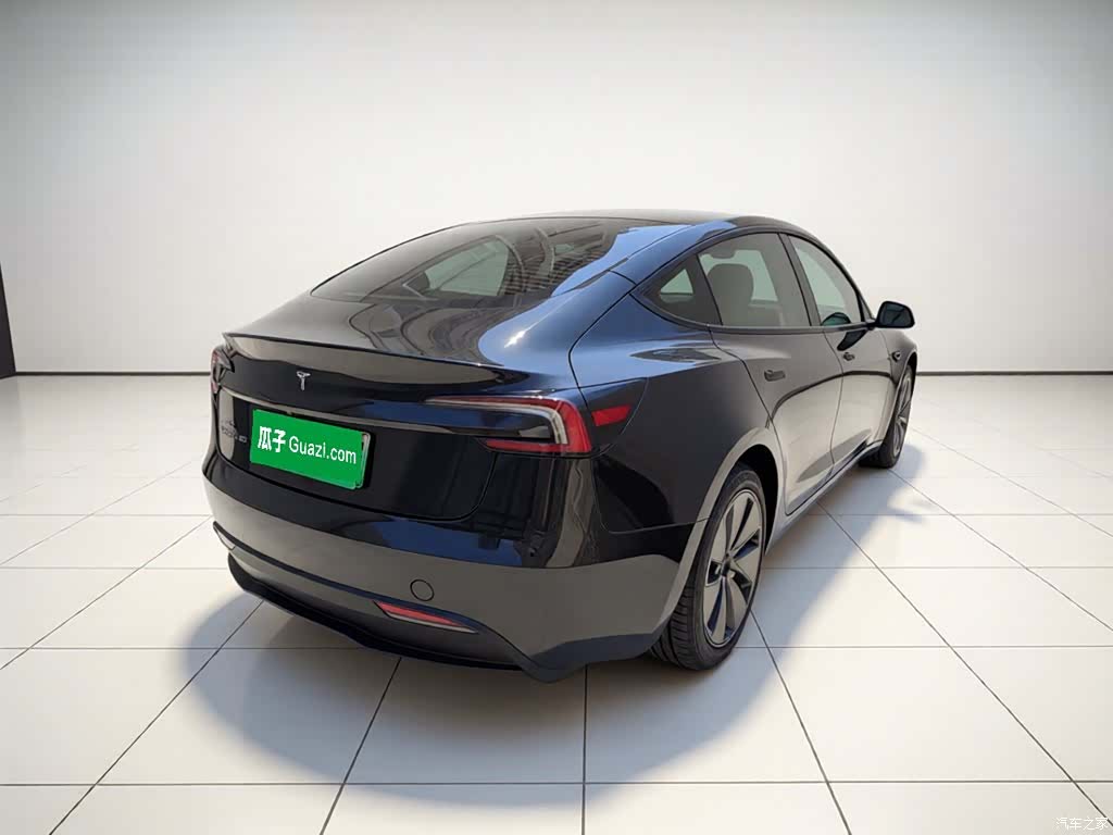 Tesla Model 3, 2026 4