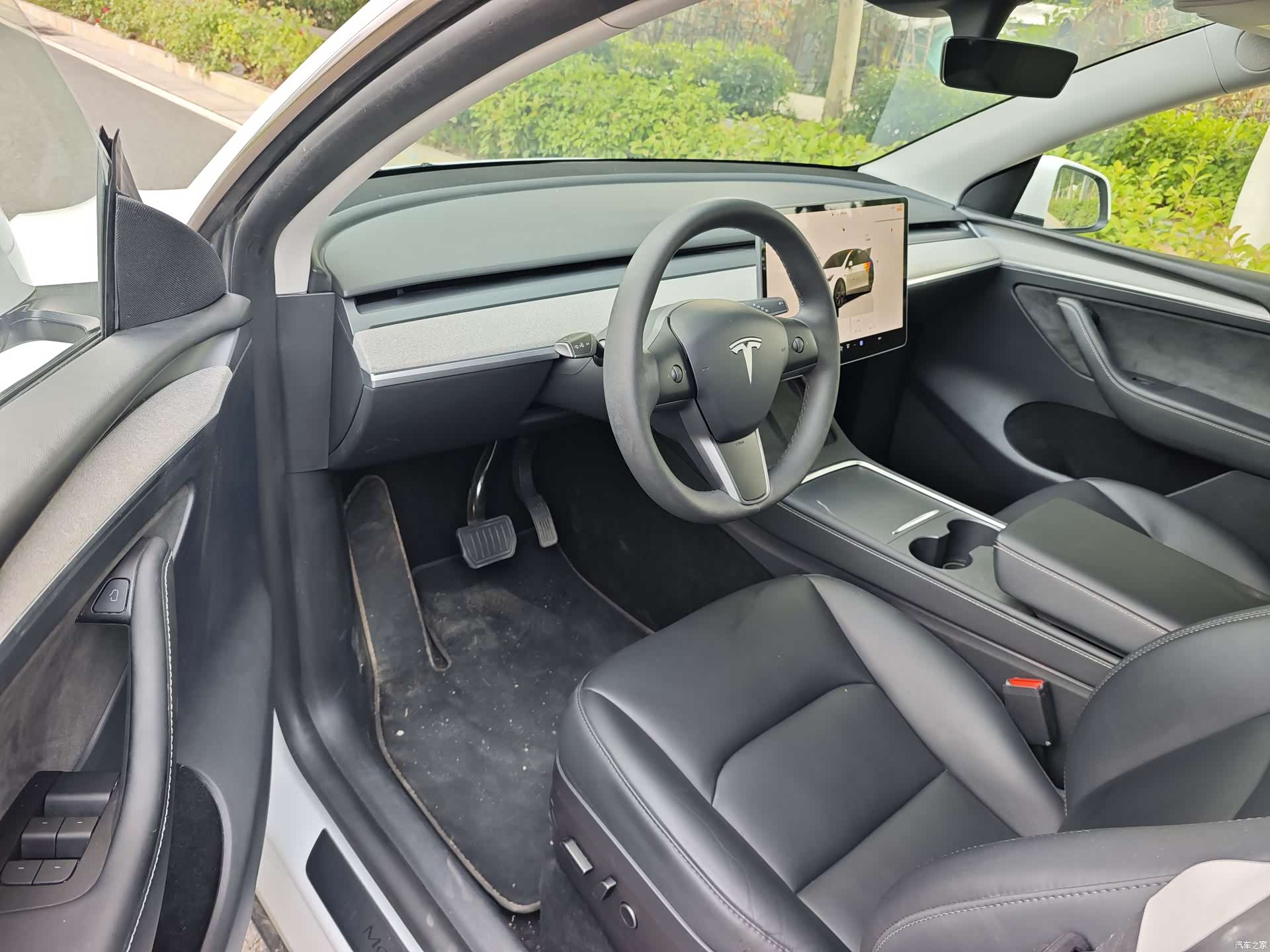 Tesla Model Y, 2024 4
