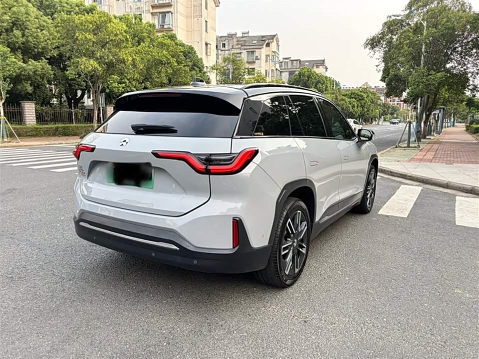 NIO ES6