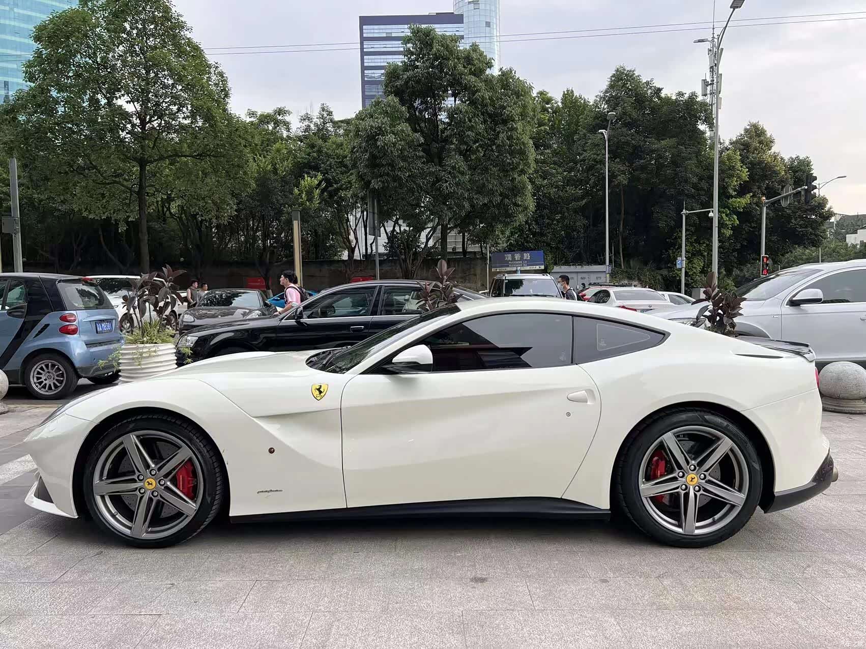 Ferrari F12ber, 2015 3